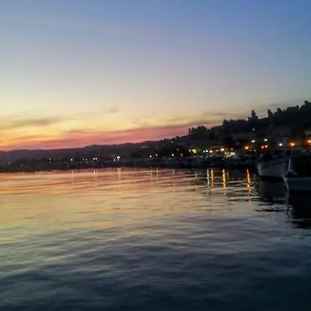 Serene Housecomplex,110m2 House By Marvellous Sea Mola Kalyva