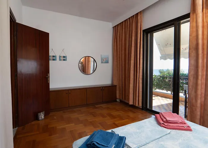 Serene Housecomplex,110m2 House By Marvellous Sea Mola Kalyva